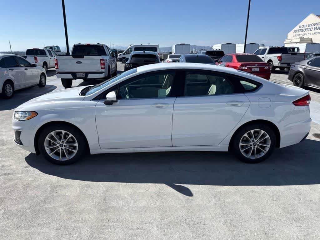Used 2019 Ford Fusion SE FWD image 2