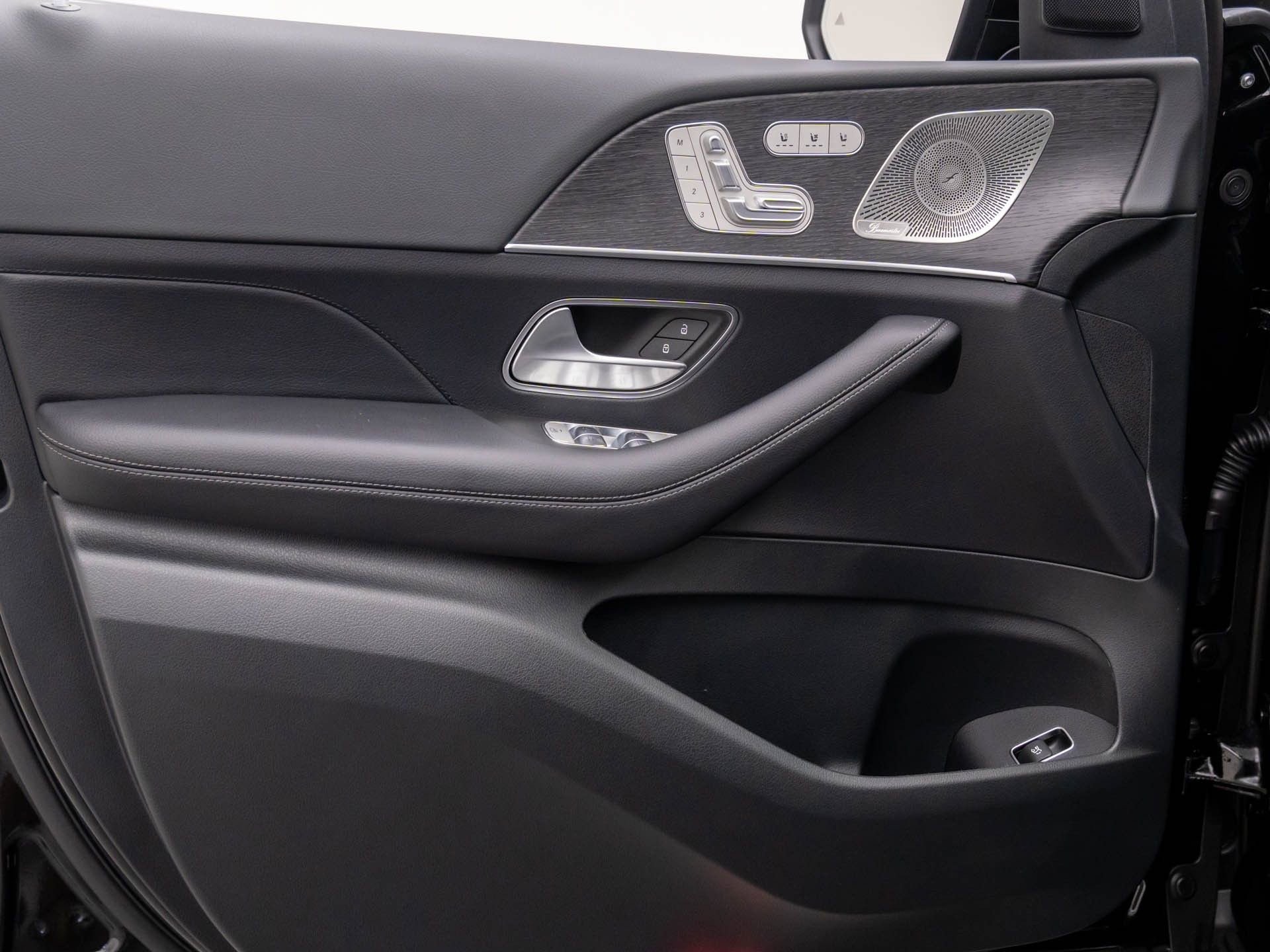 New 2026 Mercedes-Benz GLS 580 4MATIC image 14