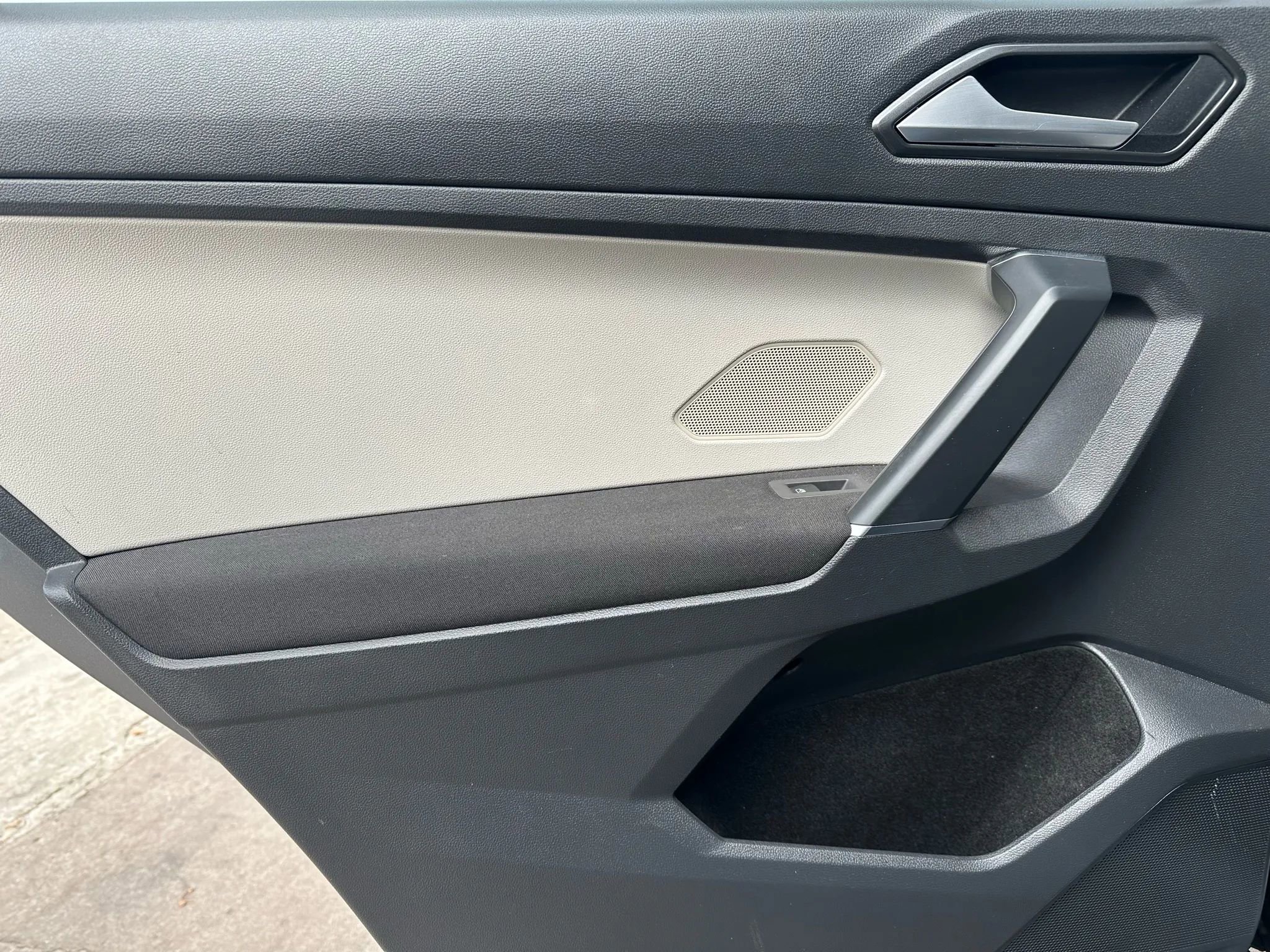 Used 2018 Volkswagen Tiguan S image 8