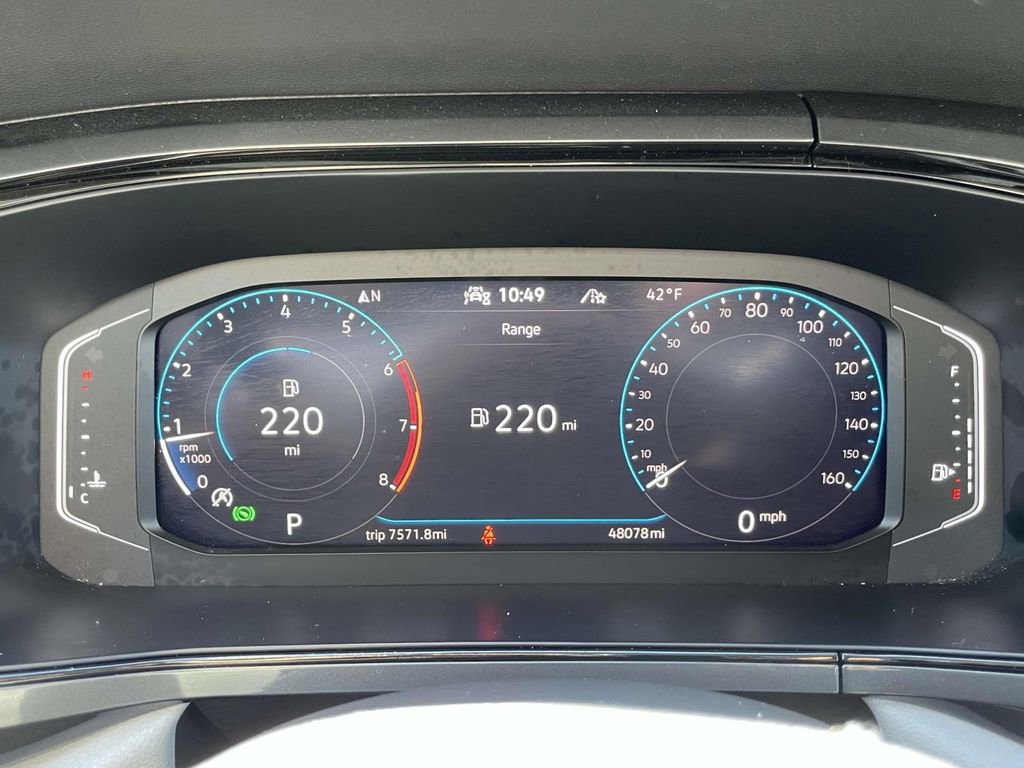 Used 2022 Volkswagen Taos SEL image 25