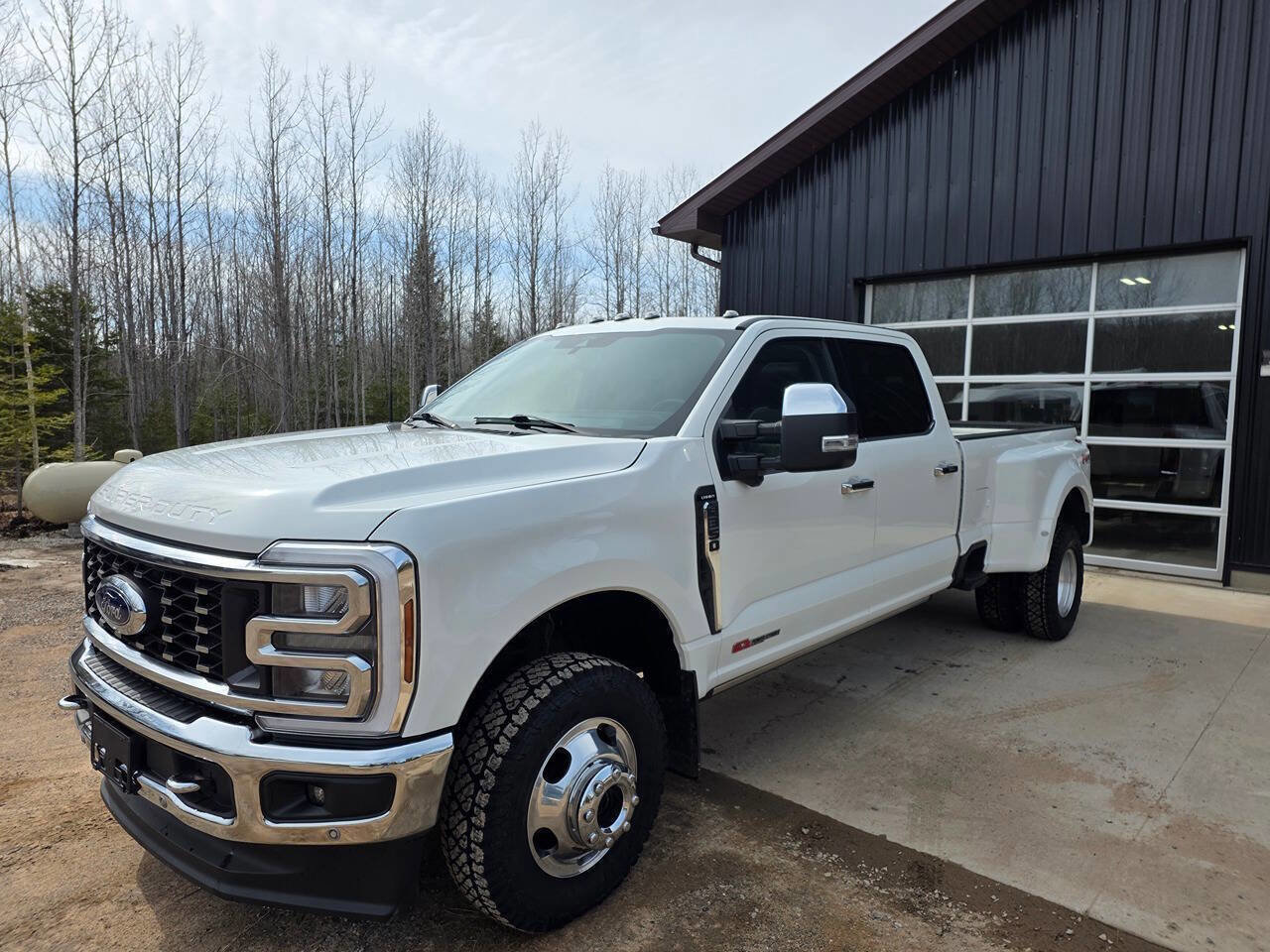 Used 2024 Ford F350 Lariat w/ Lariat Ultimate Package AWD/4WD image 1