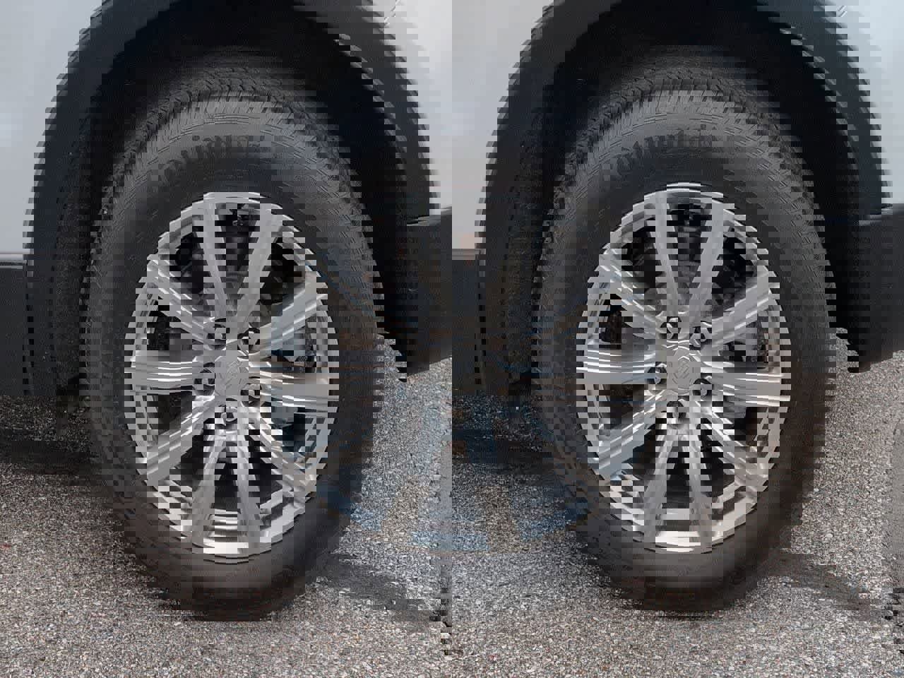 Used 2023 Cadillac XT4 Premium Luxury w/ Cold Weather Package image 13