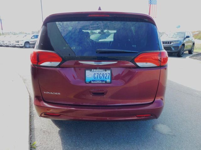 Used 2020 Chrysler Voyager Lxi image 24