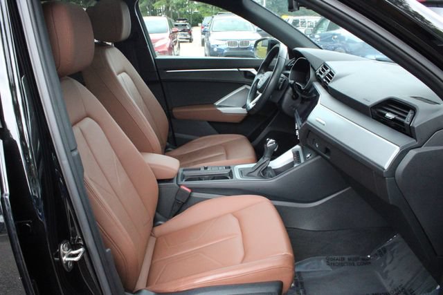 Used 2021 Audi Q3 2.0T Premium w/ Convenience Package AWD/4WD image 16