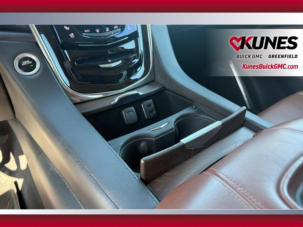 Used 2016 Cadillac Escalade Luxury AWD/4WD image 15