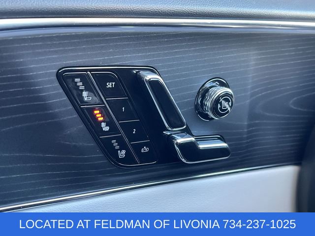 Used 2024 Cadillac Lyriq Luxury image 36