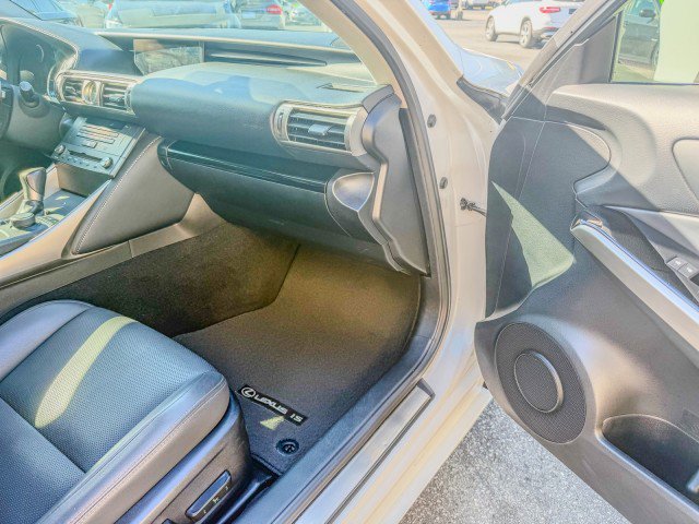 Used 2016 Lexus IS 200t image 15