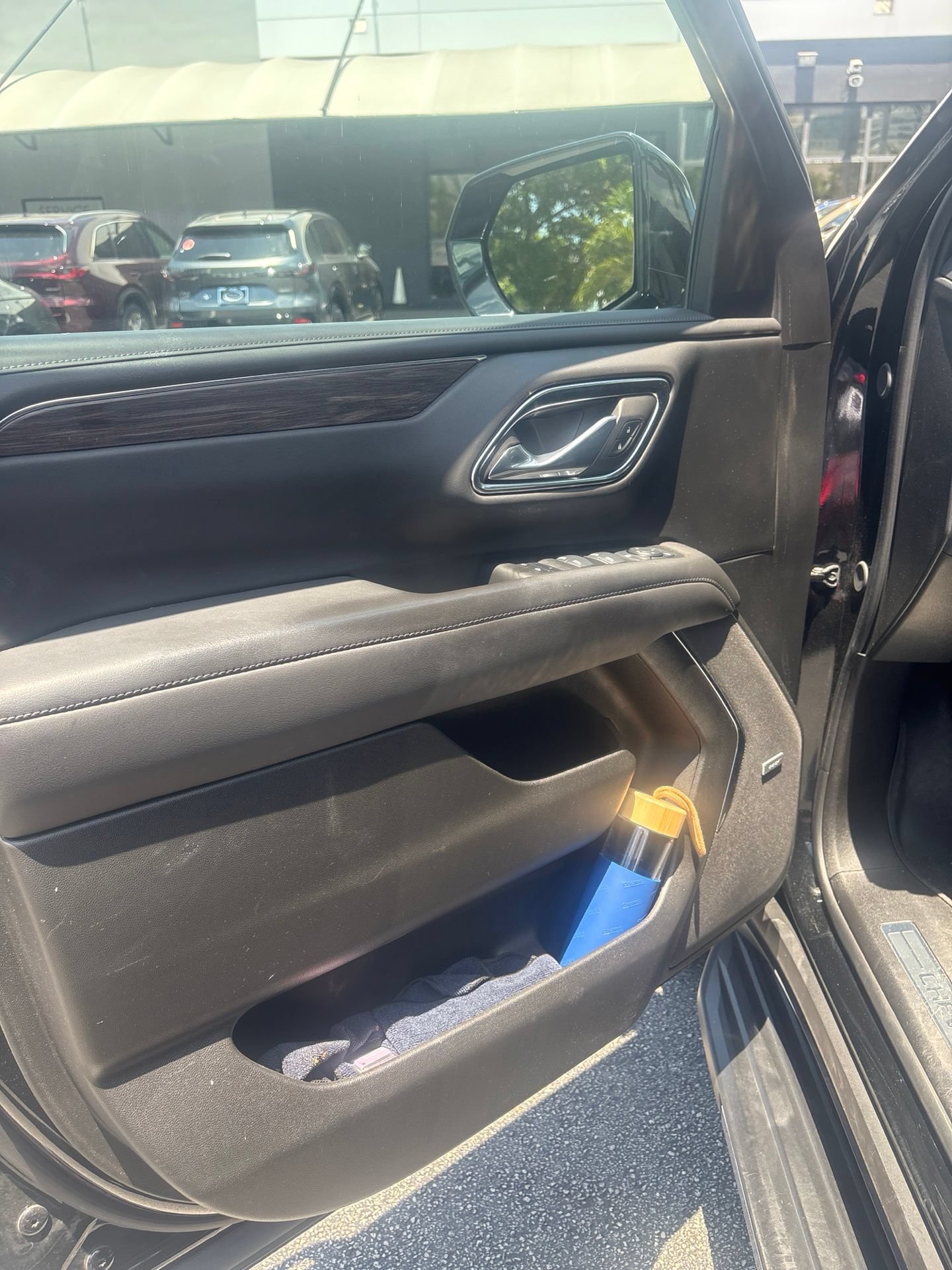 Used 2024 Chevrolet Suburban LT RWD image 13
