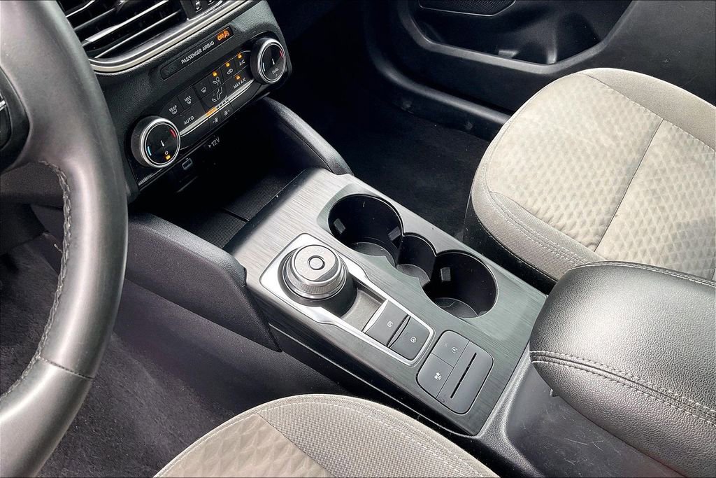 Used 2022 Ford Escape SE w/ SE Sport Appearance Package FWD image 19