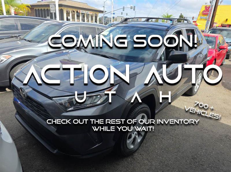 Used 2021 Toyota RAV4 LE FWD image 1