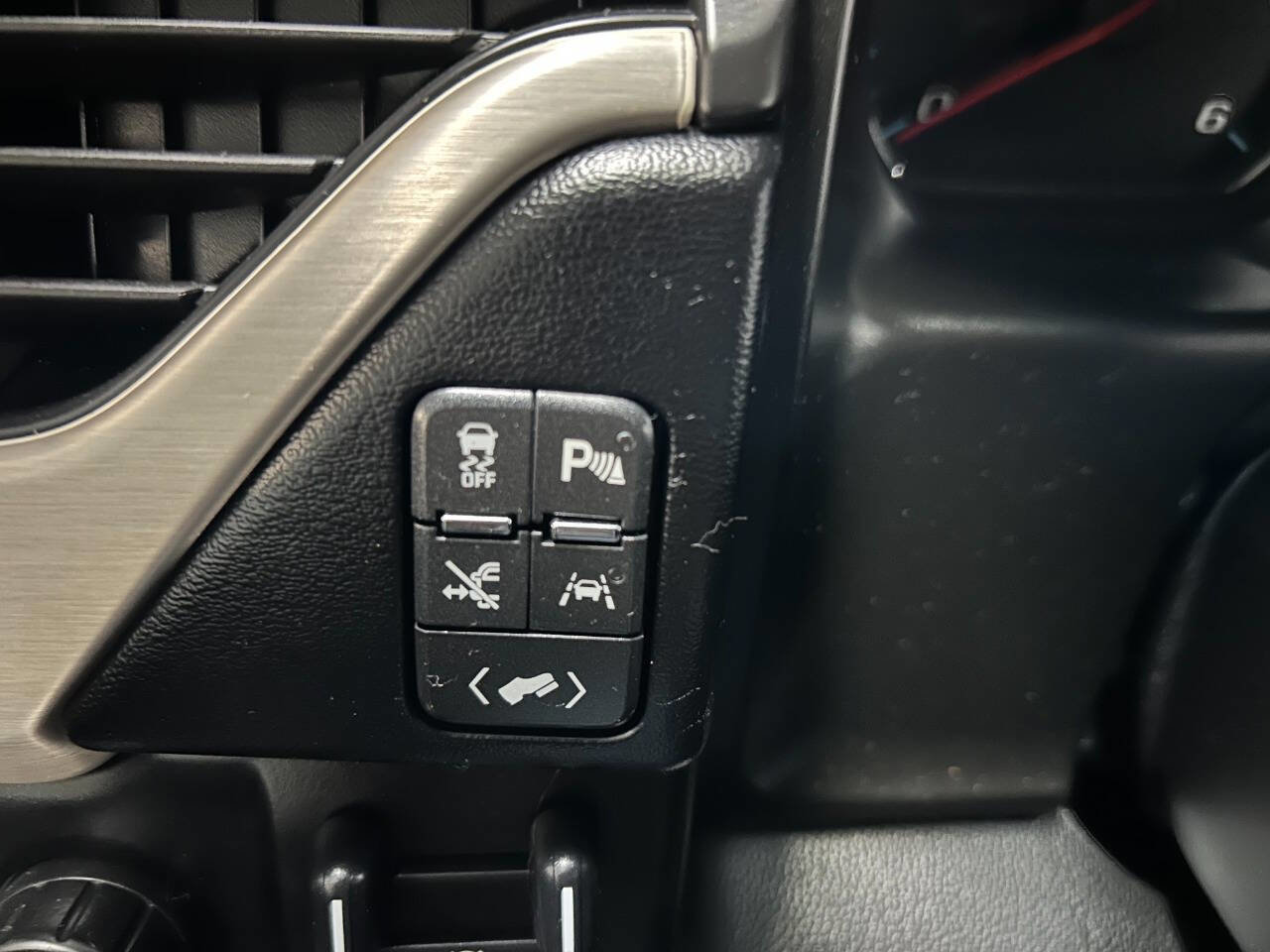 Used 2017 GMC Yukon XL Denali w/ Open Road Package image 20