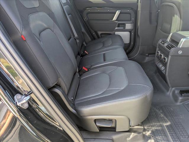Used 2023 Land Rover Defender 130 X-Dynamic SE image 22
