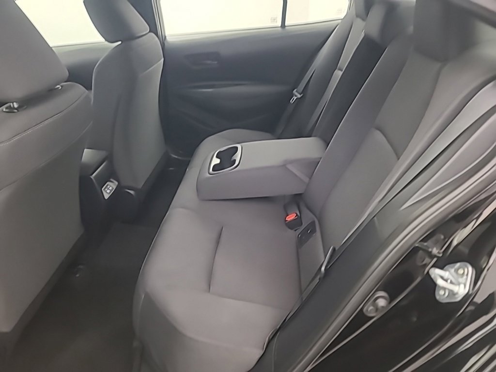 Used 2025 Toyota Corolla LE FWD image 21