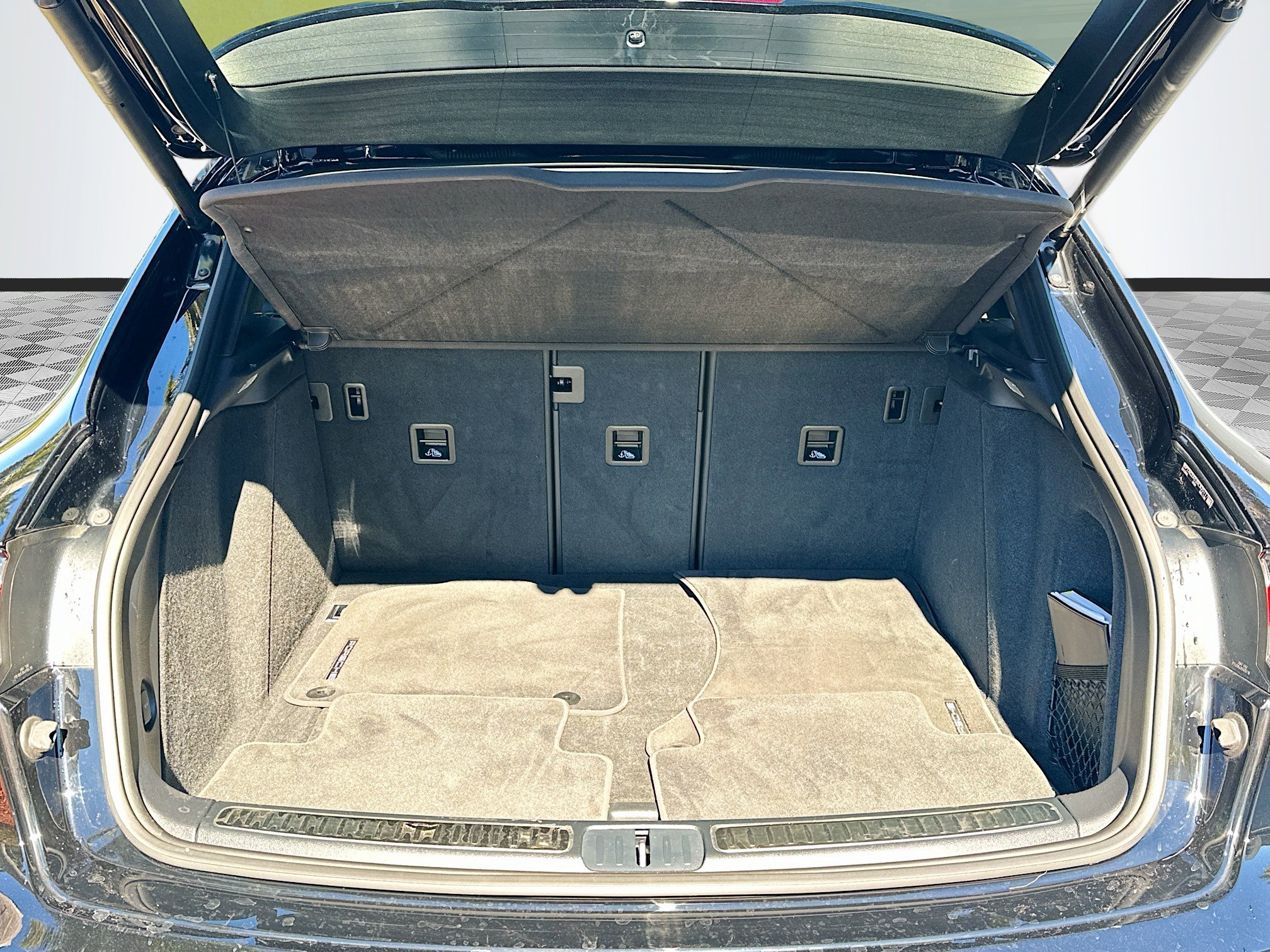 Used 2024 Porsche Macan S image 28