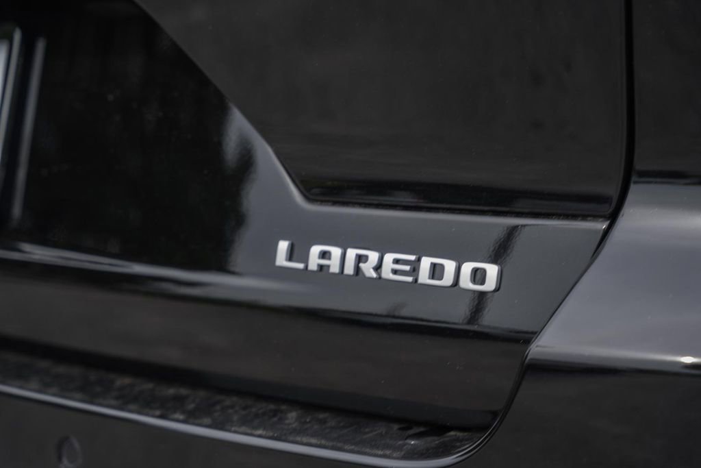 New 2025 Jeep Grand Cherokee Laredo X w/ Luxury Tech Group I image 7