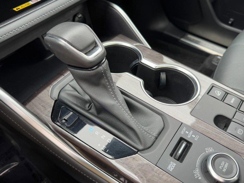 Used 2023 Toyota Highlander image 21