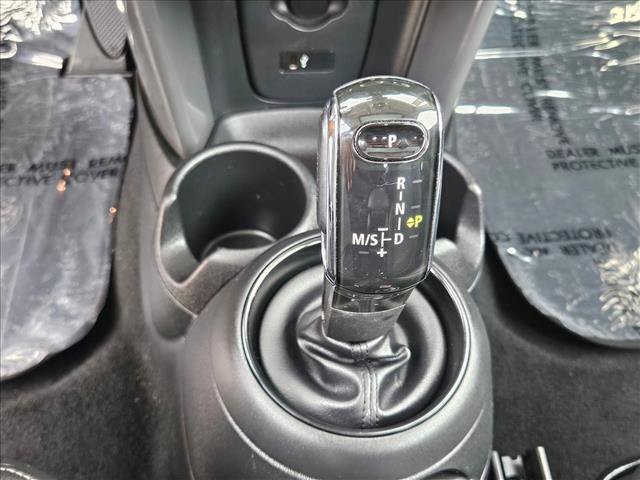 Used 2020 MINI Cooper 4-Door Hardtop w/ Storage Package FWD image 12