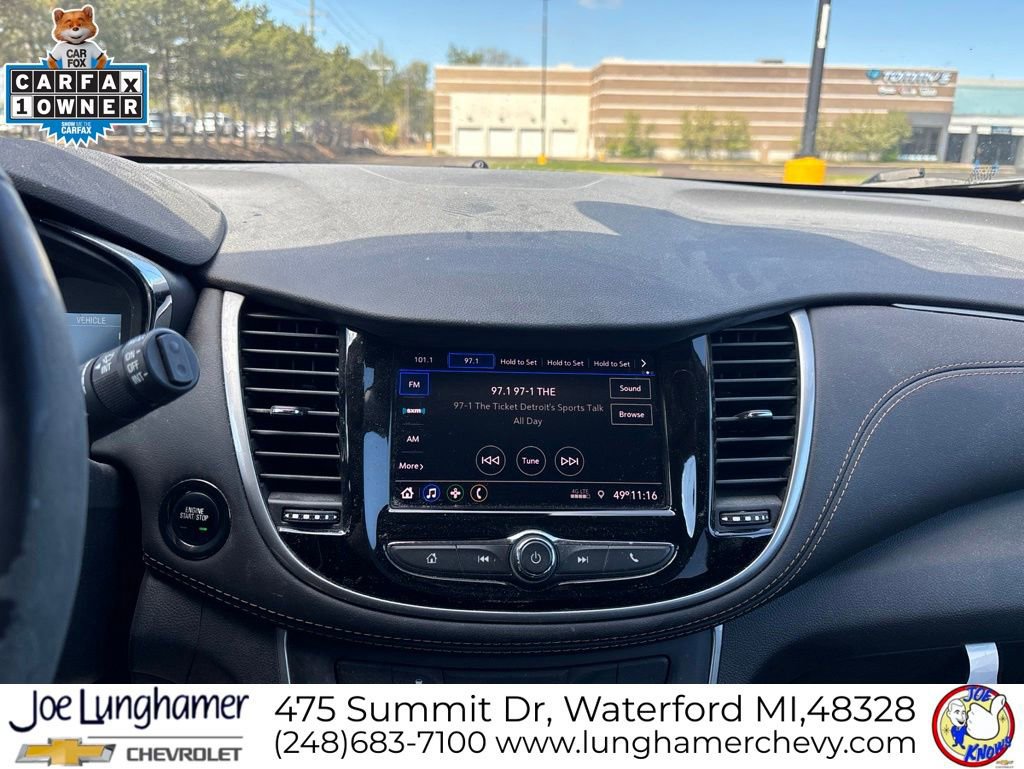 Used 2022 Chevrolet Trax LT w/ LT Convenience Package AWD/4WD image 14