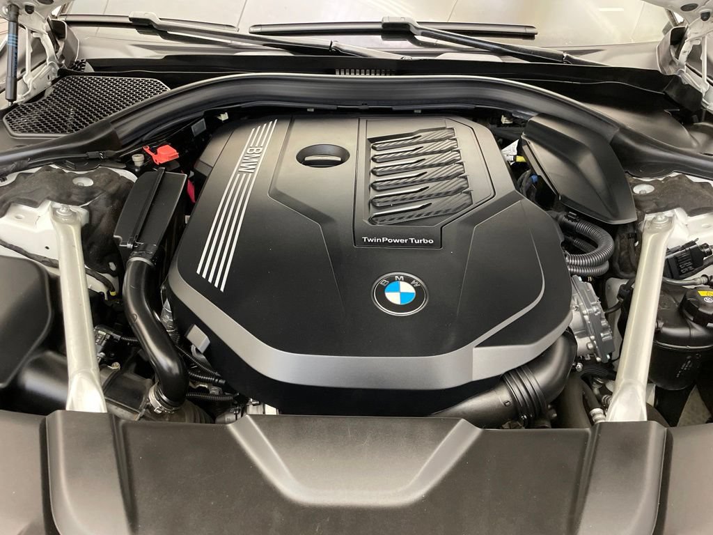 Used 2021 BMW 740i w/ M Sport Package RWD image 32