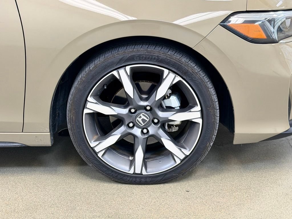 Used 2025 Honda Civic Sport Touring image 4