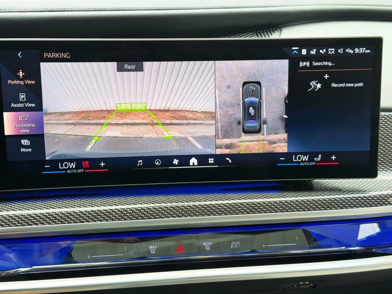 Used 2023 BMW i7 xDrive60 w/ Executive Package 2 AWD/4WD image 30