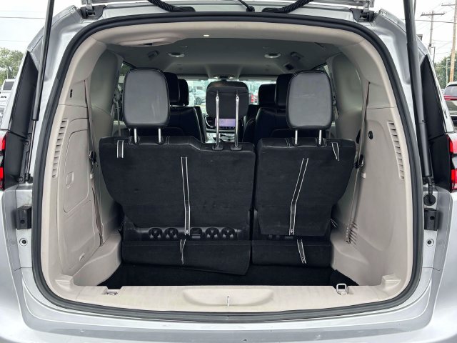 Used 2023 Chrysler Pacifica Touring-L FWD image 38