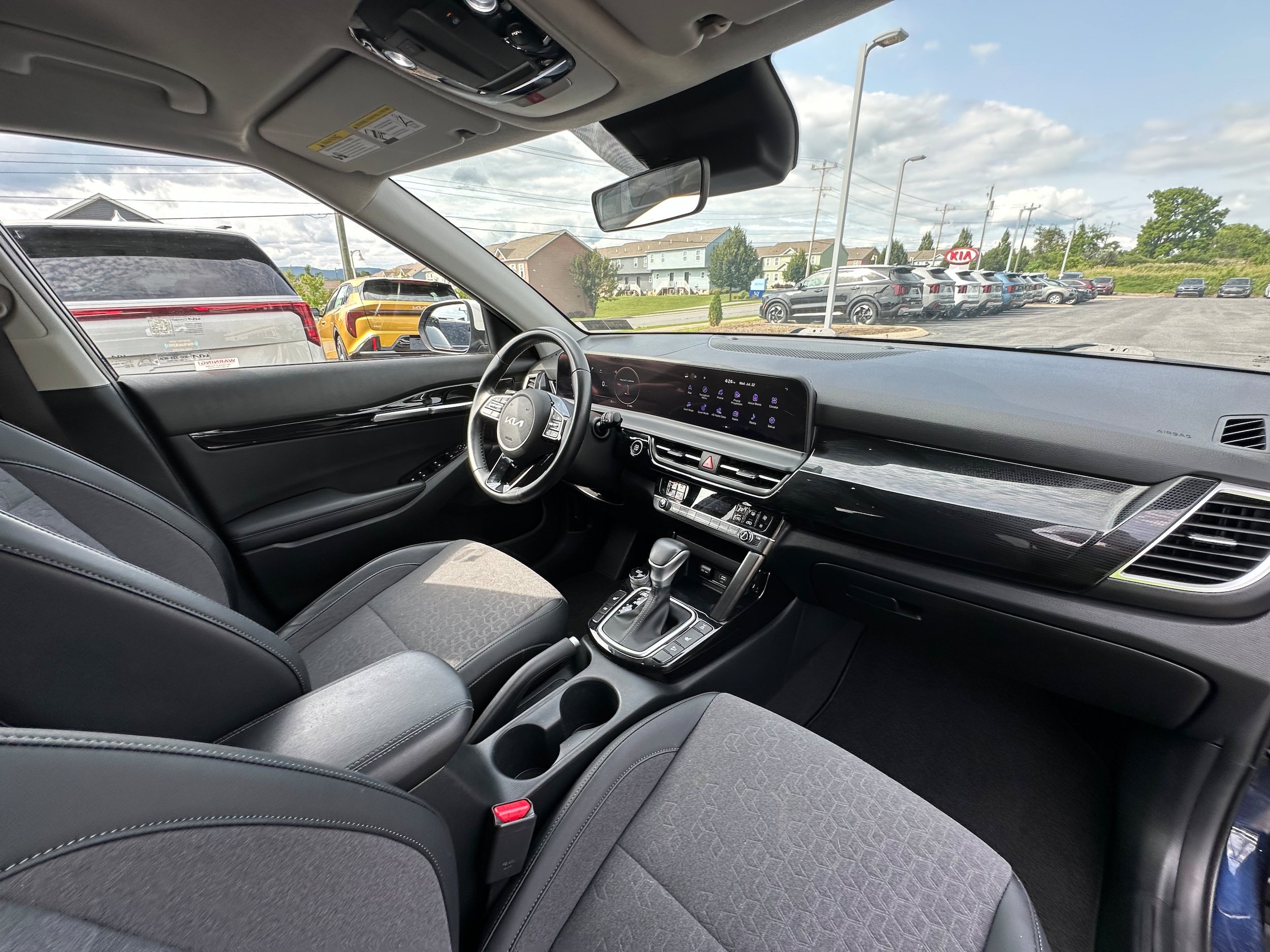Used 2024 Kia Seltos S AWD/4WD image 16