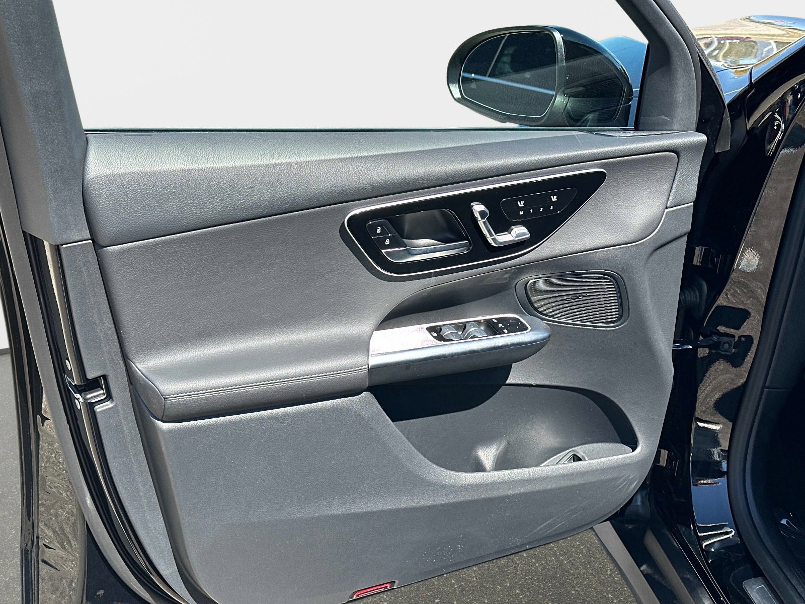 Used 2026 Mercedes-Benz GLC 300 image 16