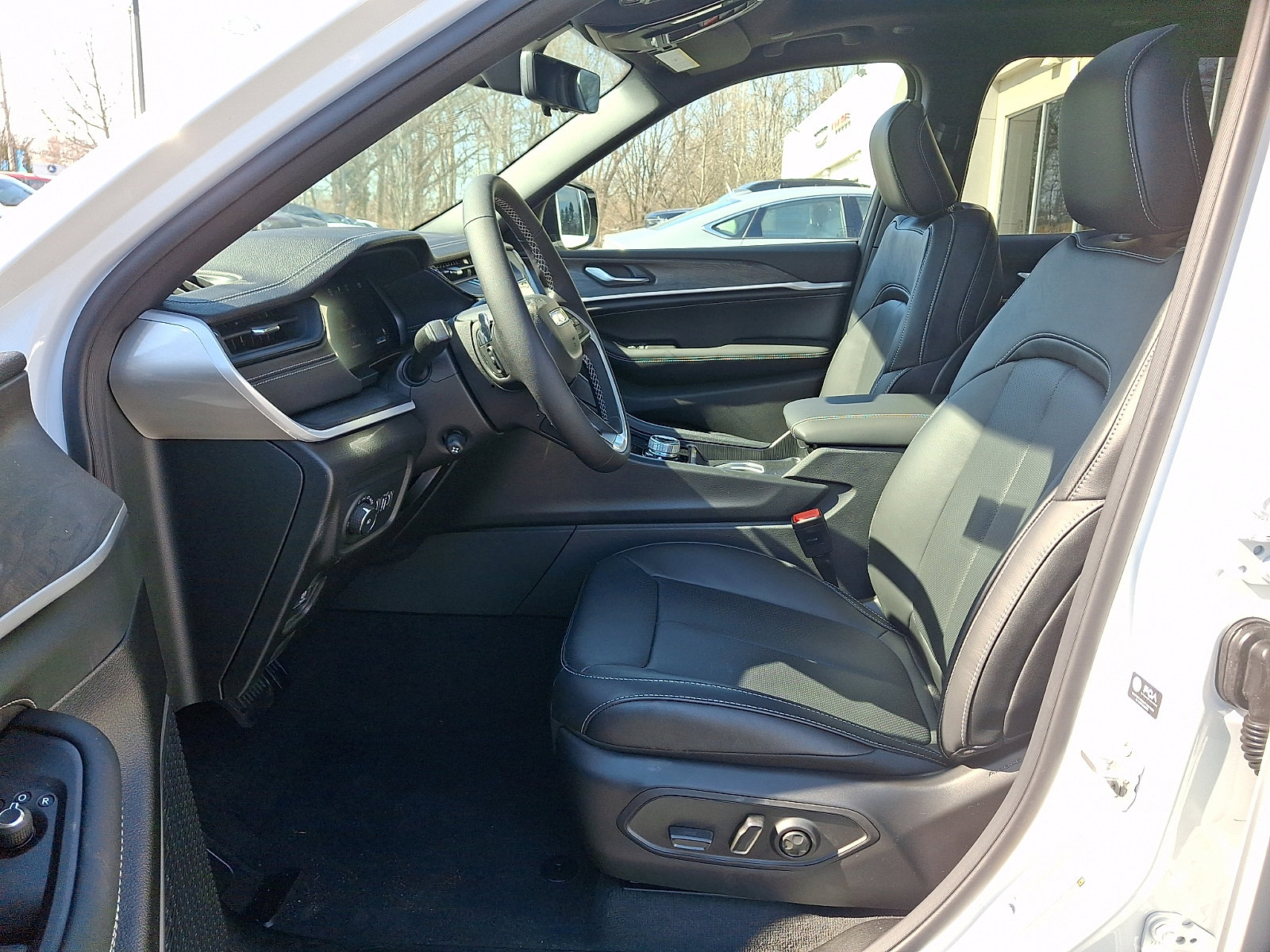 New 2026 Jeep Grand Cherokee Limited Reserve image 9