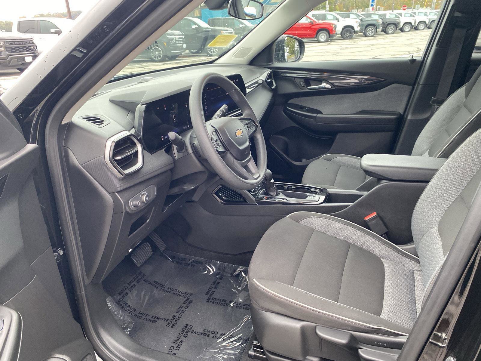 Used 2024 Chevrolet TrailBlazer LT image 14