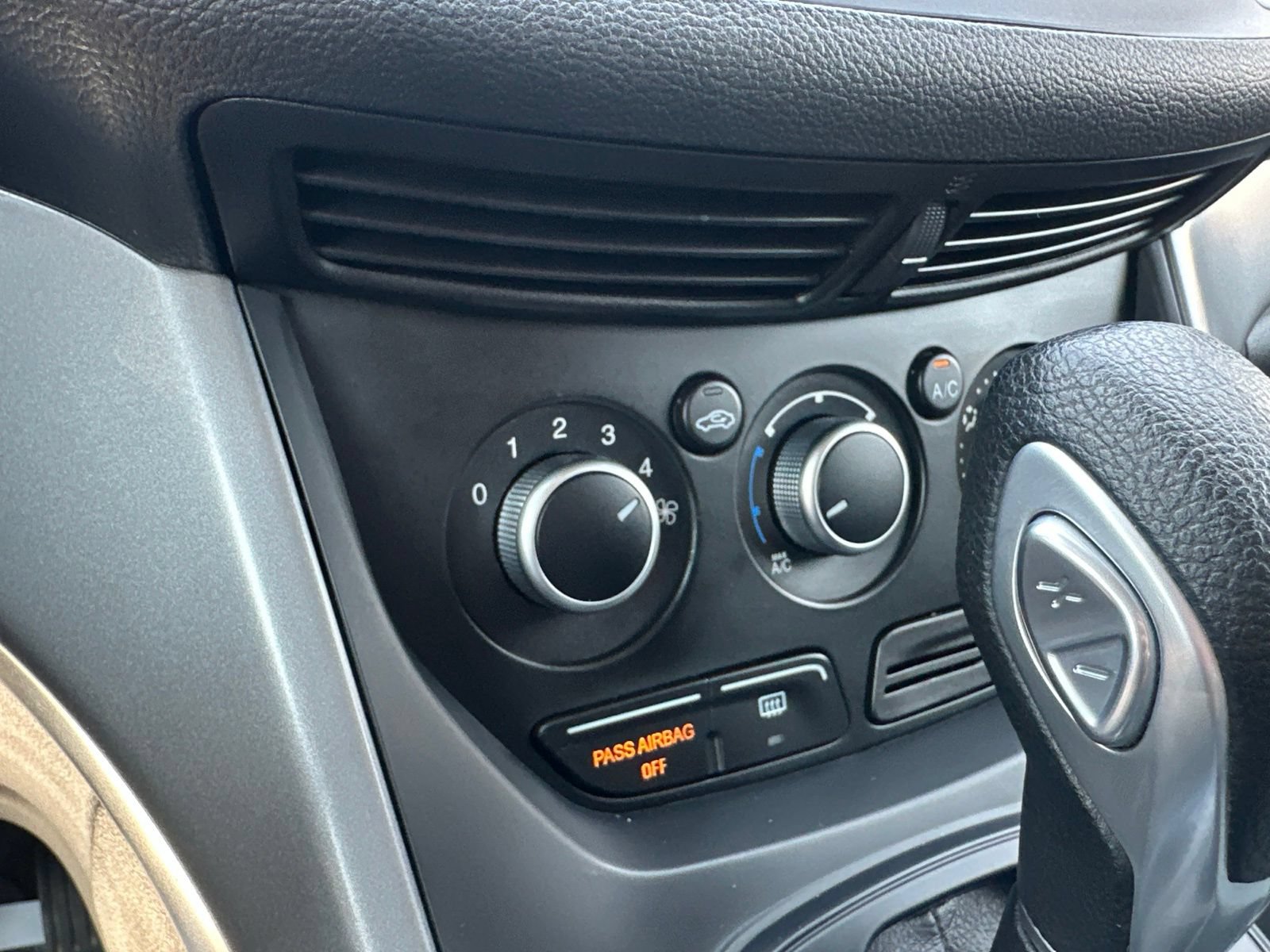 Used 2015 Ford Escape SE FWD image 62