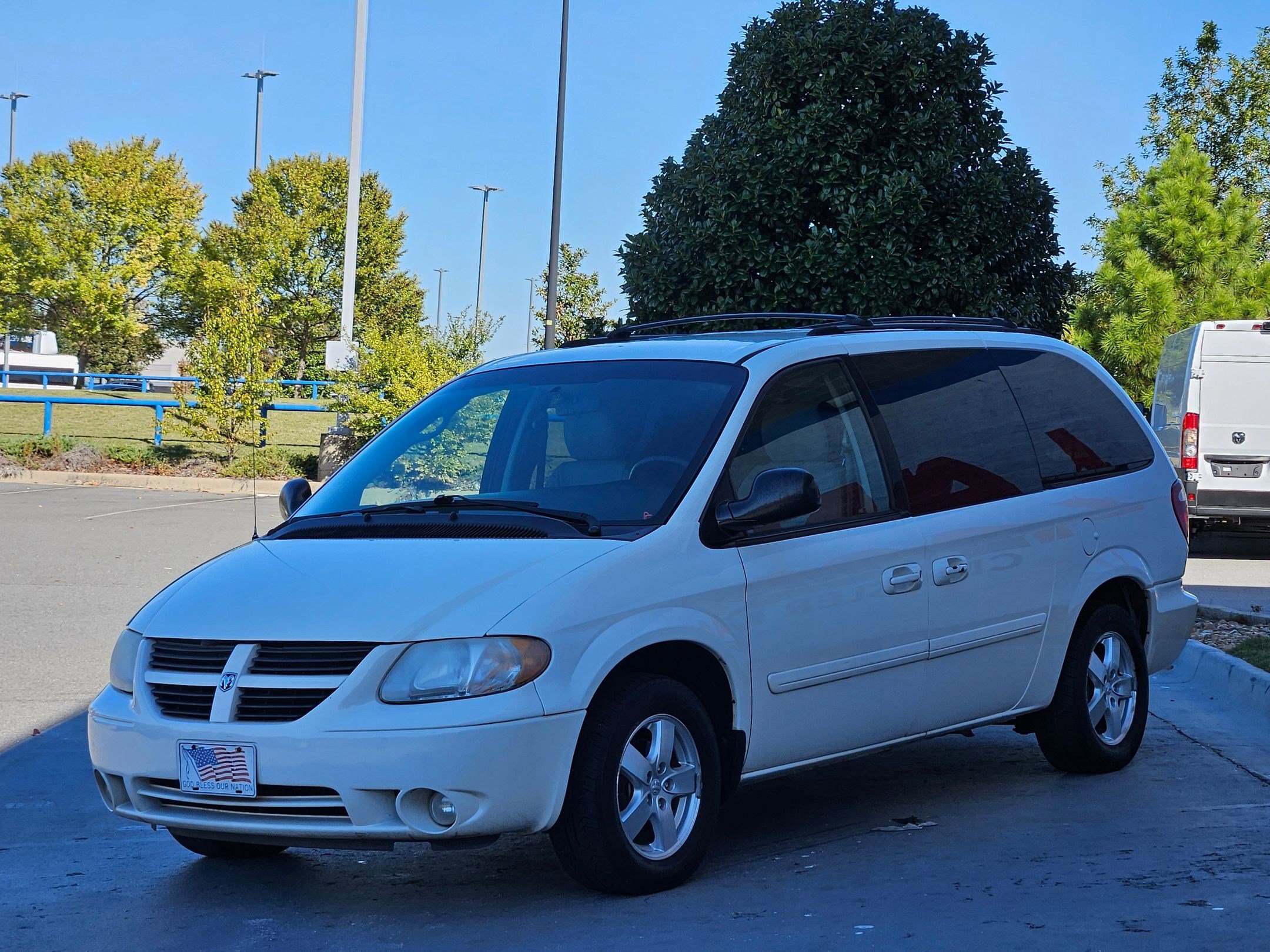 Used 2007 Dodge Grand Caravan SXT image 3
