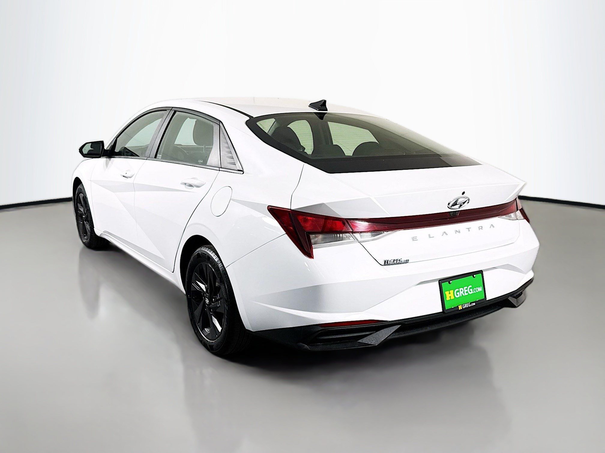 Used 2022 Hyundai Elantra SEL w/ Convenience Package FWD image 7