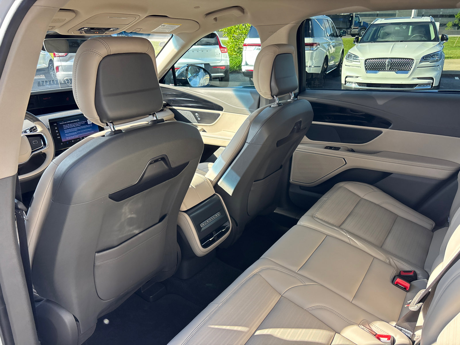 Certified 2024 Lincoln Nautilus Reserve AWD/4WD image 27