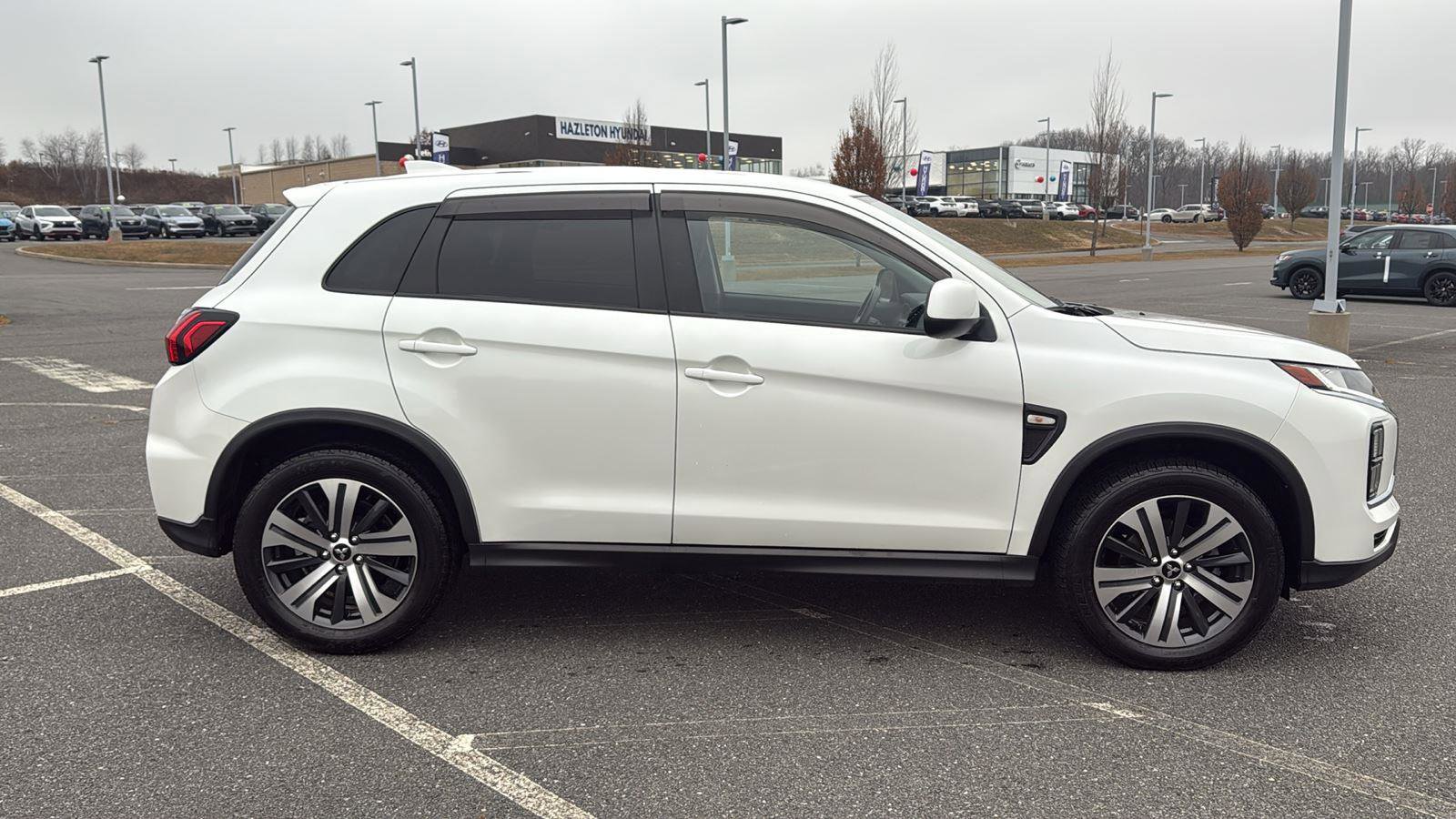 Used 2020 Mitsubishi Outlander Sport ES image 4