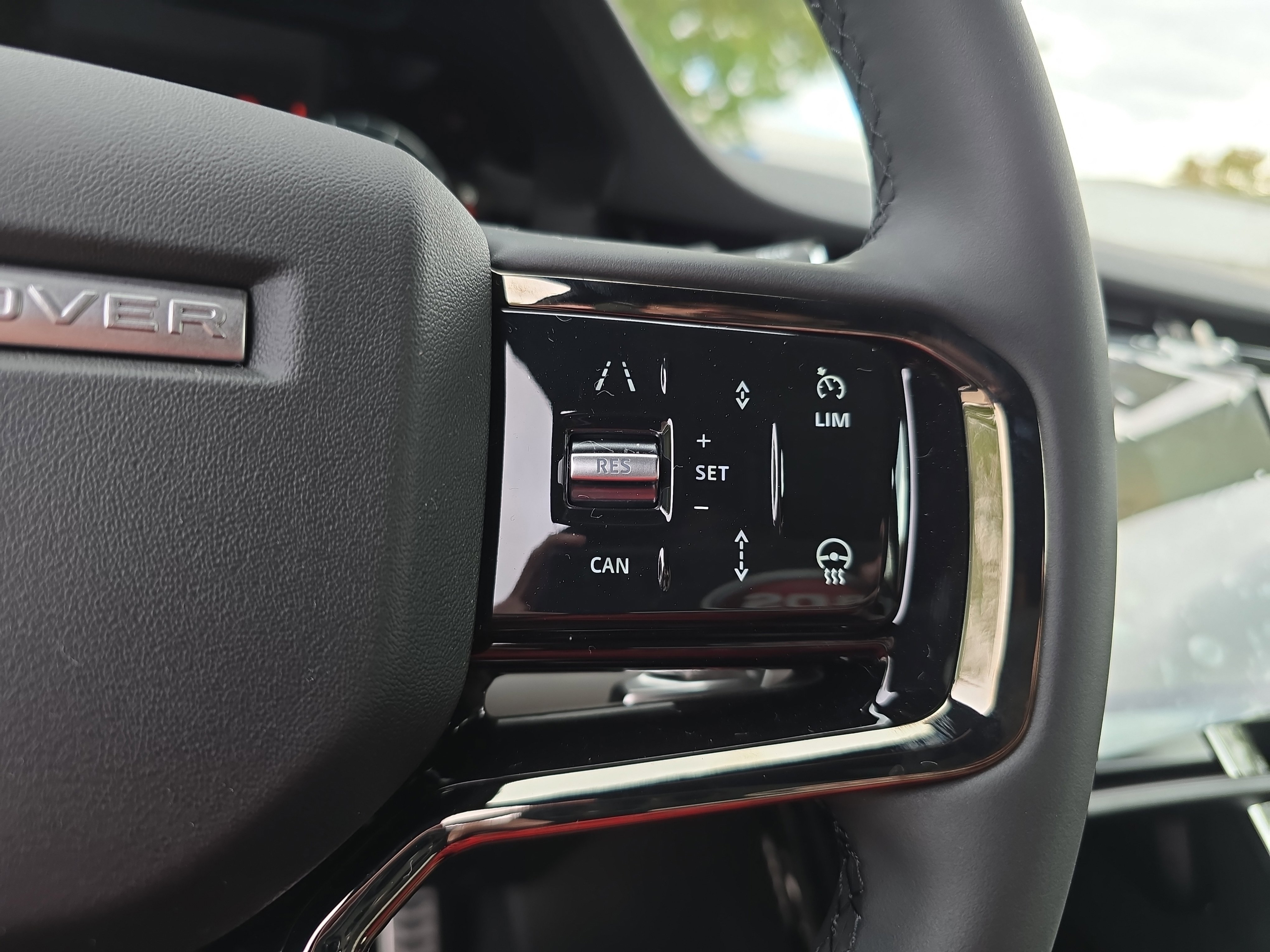 New 2026 Land Rover Range Rover Evoque Dynamic SE image 18