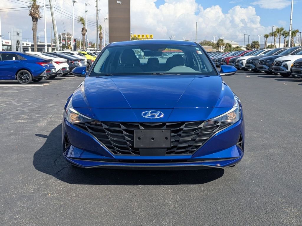 Used 2023 Hyundai Elantra SEL w/ Convenience Package image 2
