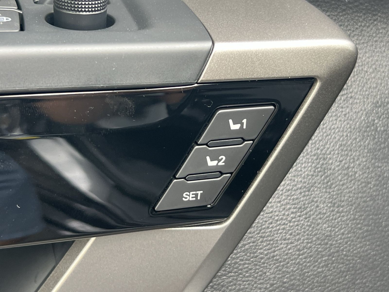 New 2026 Toyota Tundra Limited AWD/4WD image 23