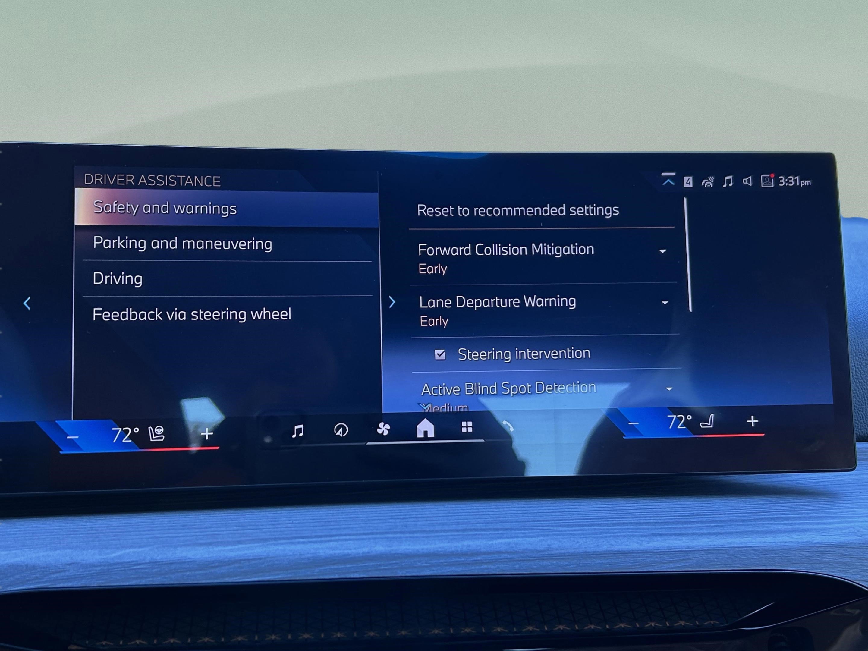 Used 2026 BMW 330i Sedan w/ Premium Package image 18