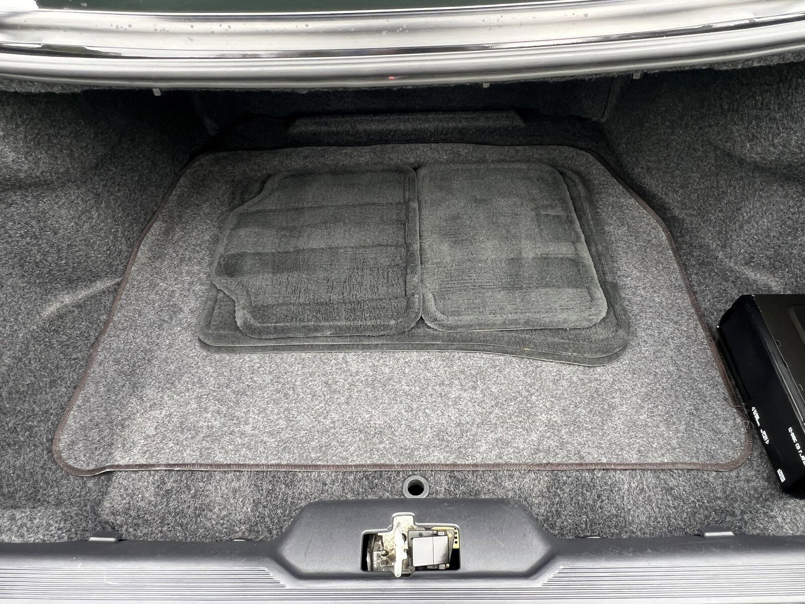 Used 2002 Cadillac Eldorado Touring w/ Preffered Equipment Group FWD image 26