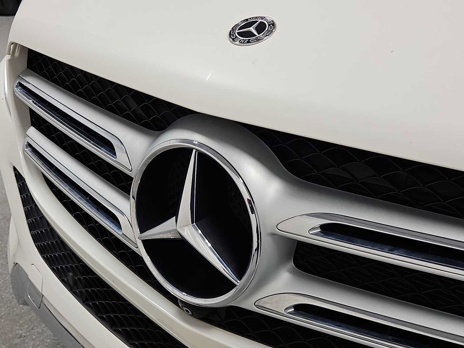 Used 2018 Mercedes-Benz GLE 350 4MATIC image 3