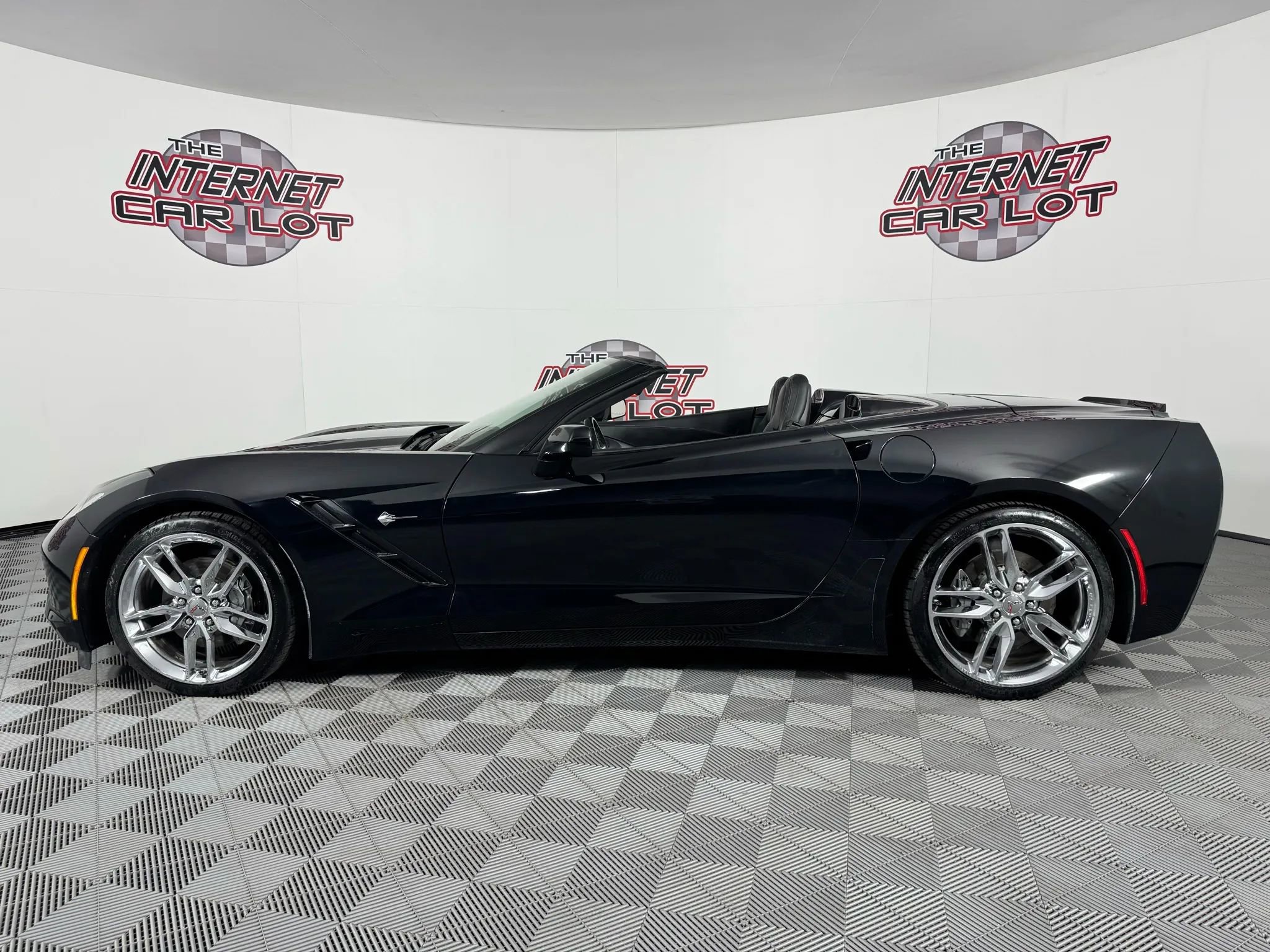 Used 2019 Chevrolet Corvette Stingray Convertible w/ 3LT Preferred Equipment Group image 7
