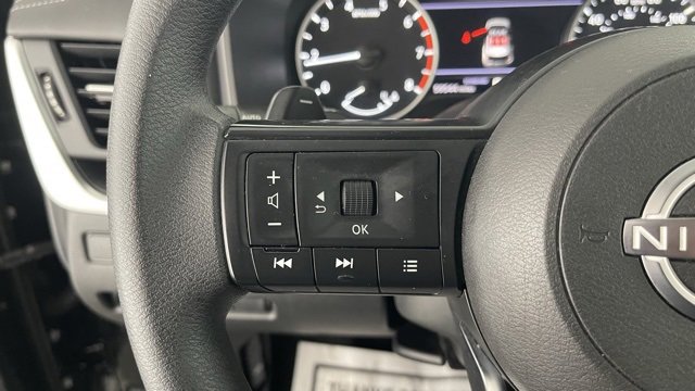 Used 2023 Nissan Rogue S image 33