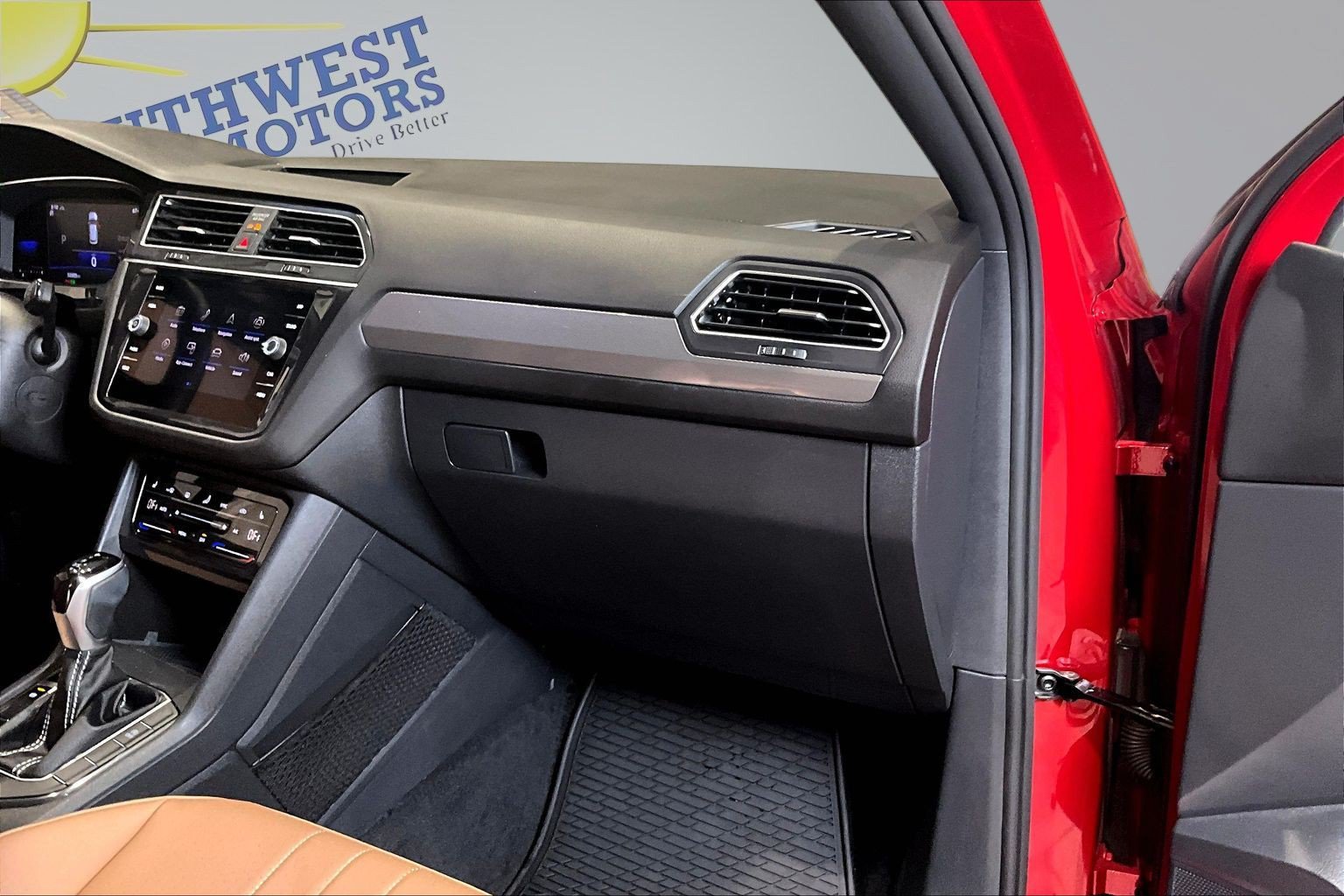 Used 2022 Volkswagen Tiguan SE AWD/4WD image 26