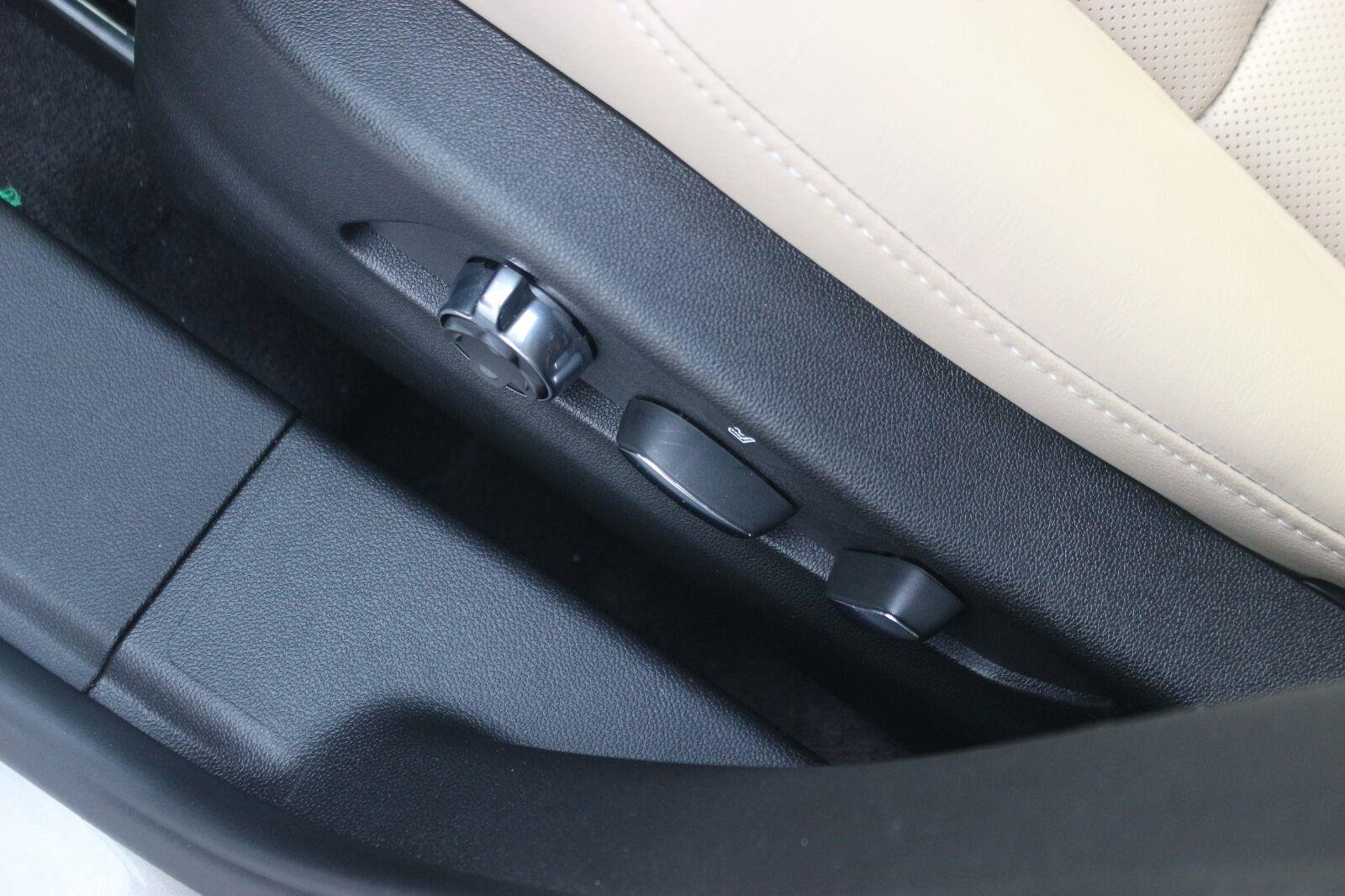 Used 2024 Cadillac XT4 Premium Luxury FWD image 17