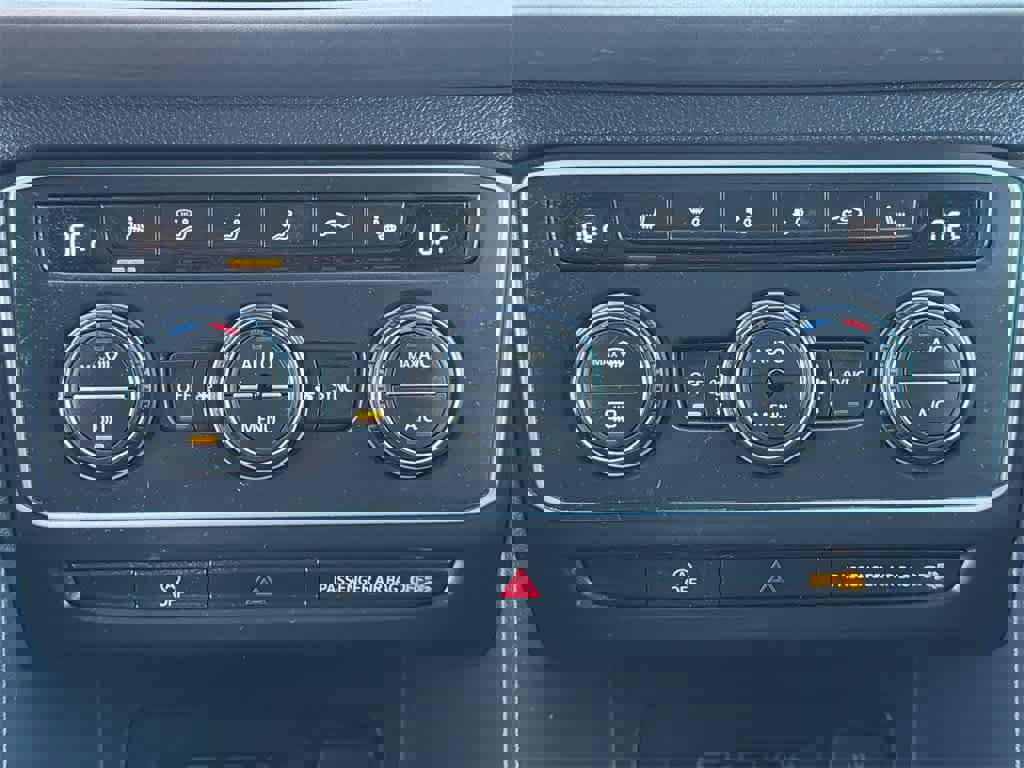 Used 2020 Volkswagen Atlas Cross Sport SE w/ Panoramic Sunroof Package image 29