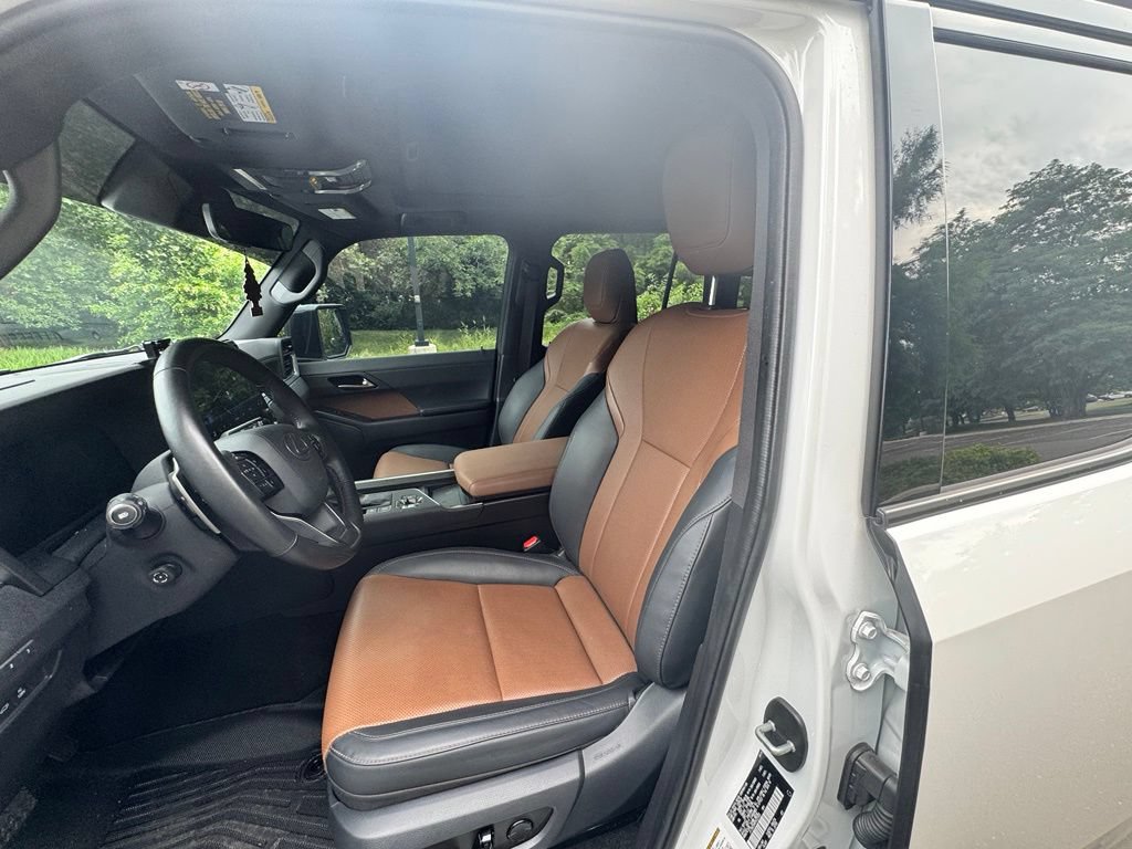 Used 2024 Lexus GX 550 w/ Accessory Package (Z1) AWD/4WD image 6