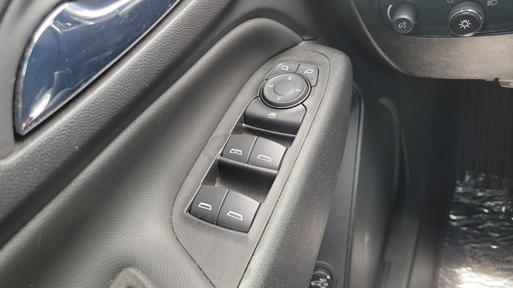 Used 2021 Chevrolet Equinox LT FWD image 18