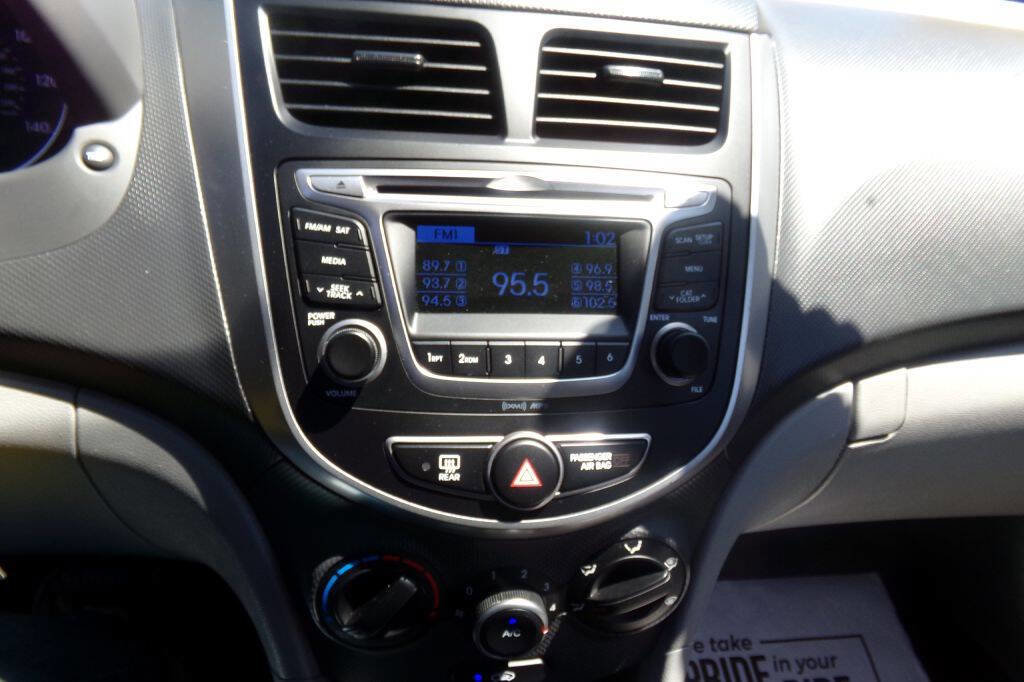 Used 2017 Hyundai Accent SE image 11