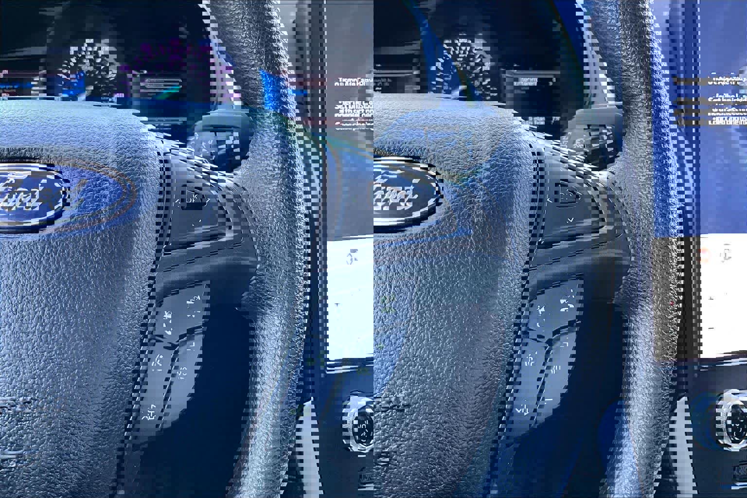 Used 2022 Ford Edge SE image 23